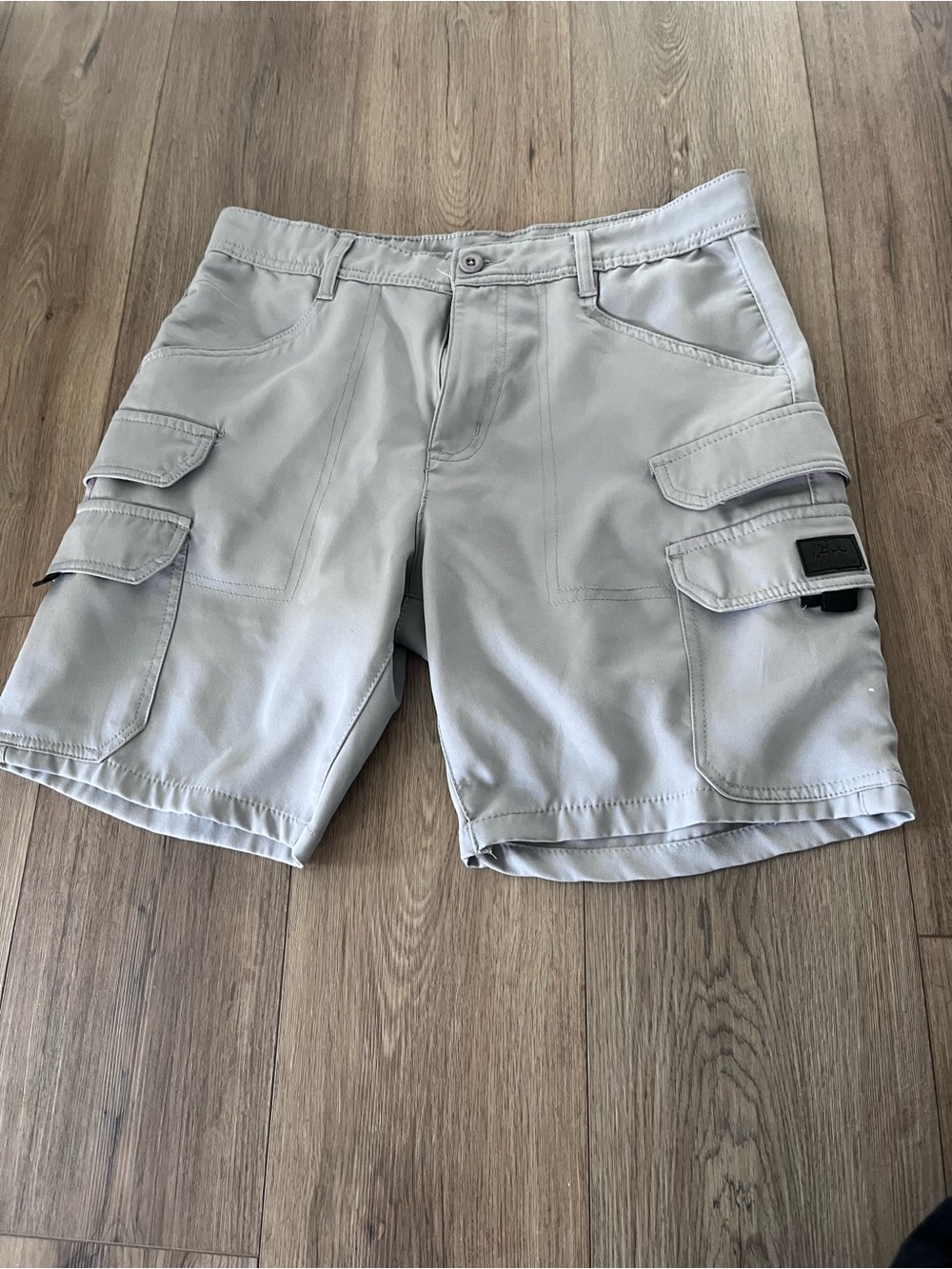 Ring of Fire Men's Light Gray Cargo Shorts